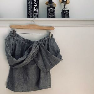 Brandy Melville off the shoulder shirt